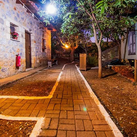 Art Farm Agroktima Marini Farm stay *