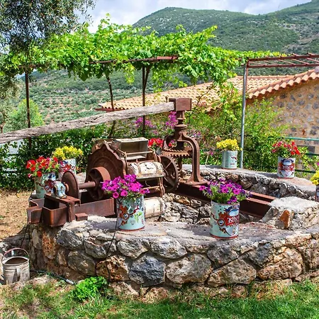 Art Farm Agroktima Marini Farm stay
