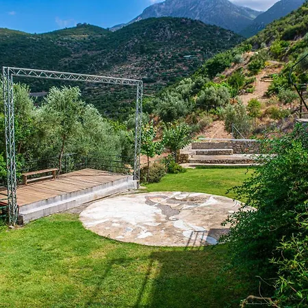 Art Farm Agroktima Marini Farm stay *