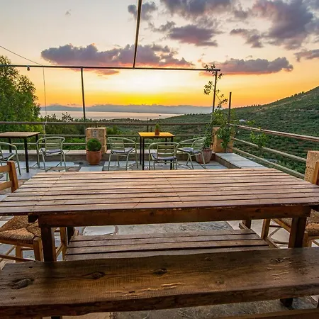 Art Farm Agroktima Marini Farm stay *
