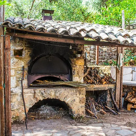 Art Farm Agroktima Marini Farm stay